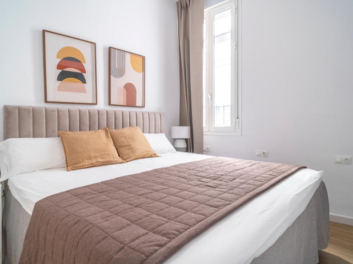 Sanders Lavender - Delightful Two-Bedroom Apartment Downtown มาลากา ภายนอก รูปภาพ
